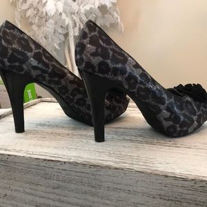 Leopard high heel shoes
